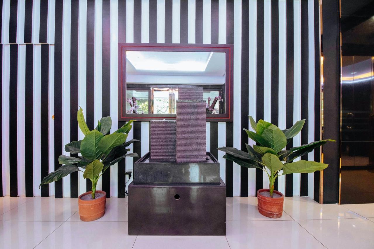 Hotel Reddoorz Premium Near Trinoma Quezon City Exterior foto